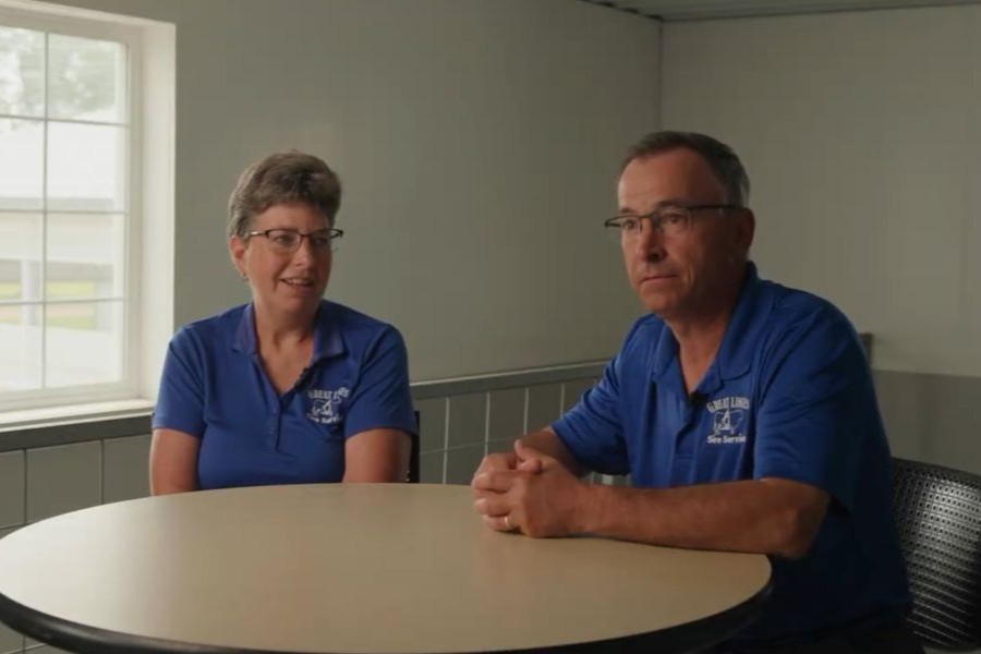 Melissa and Earl Interview Screenshot